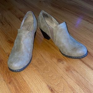 Croft & Barrow Tan Ortholite Ankle Booties in Size 9